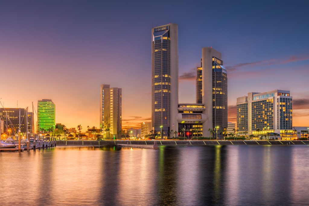 A view of Corpus Christi as sunset