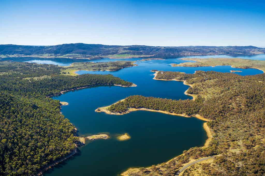 A bird's eye view of Lake Jindabyne in New South Wales