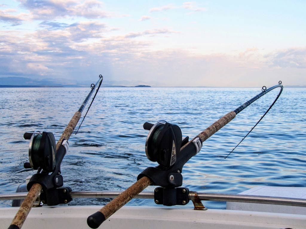 A photo showing two fishing lines moving slowly with the boat while drift fishing.